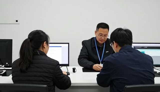 涵盖APP用户如何选择基础版APP开发